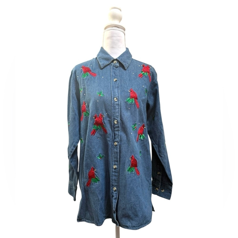 The Quaker Factory Women’s Christmas Cardinals Birds Denim Button Up Shirt XS